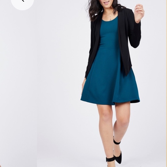 Noir open back party dress - Picture 2 of 9